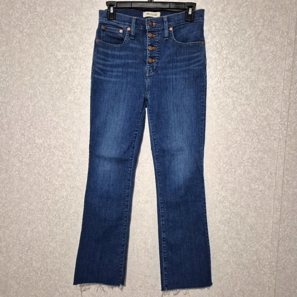 Madewell Blue High Rise Jeans with Subtle Flare..SIZE:26 - Picture 2 of 13